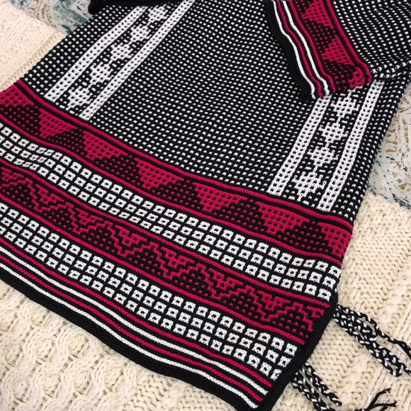 Asos size 4 unique sweater knit Aztec print dress - Picture 7 of 9